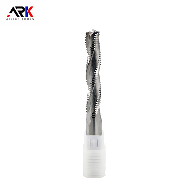 Дървообработваща фреза със спирала или права канавка е по-добра за подрязване на ръбове?